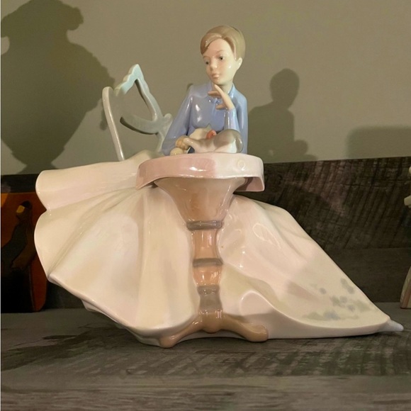 Rare Lladro Girl plays with Cat figurine